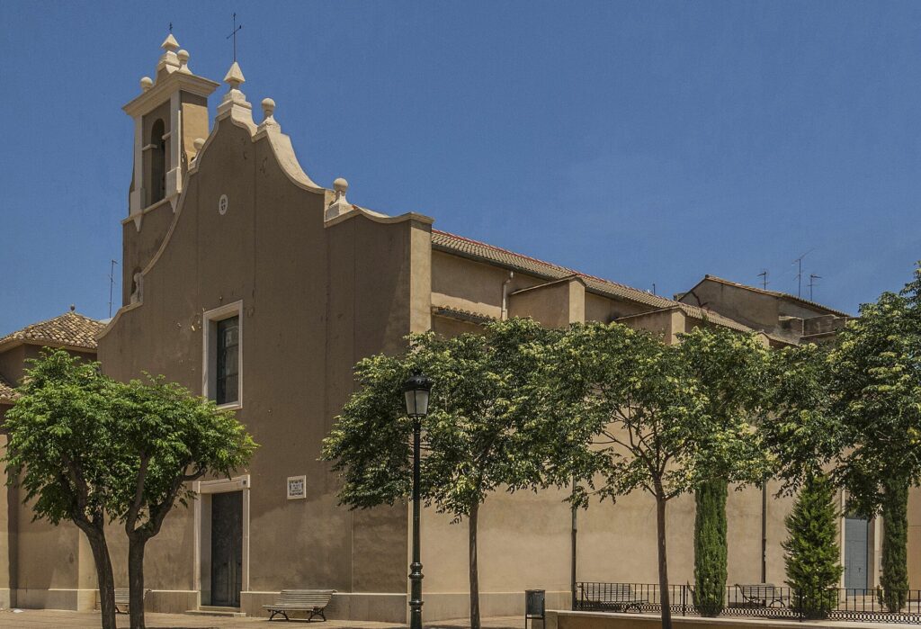 Carcaixent: Orange Warehouse, Modernist Fair and Train from Valencia