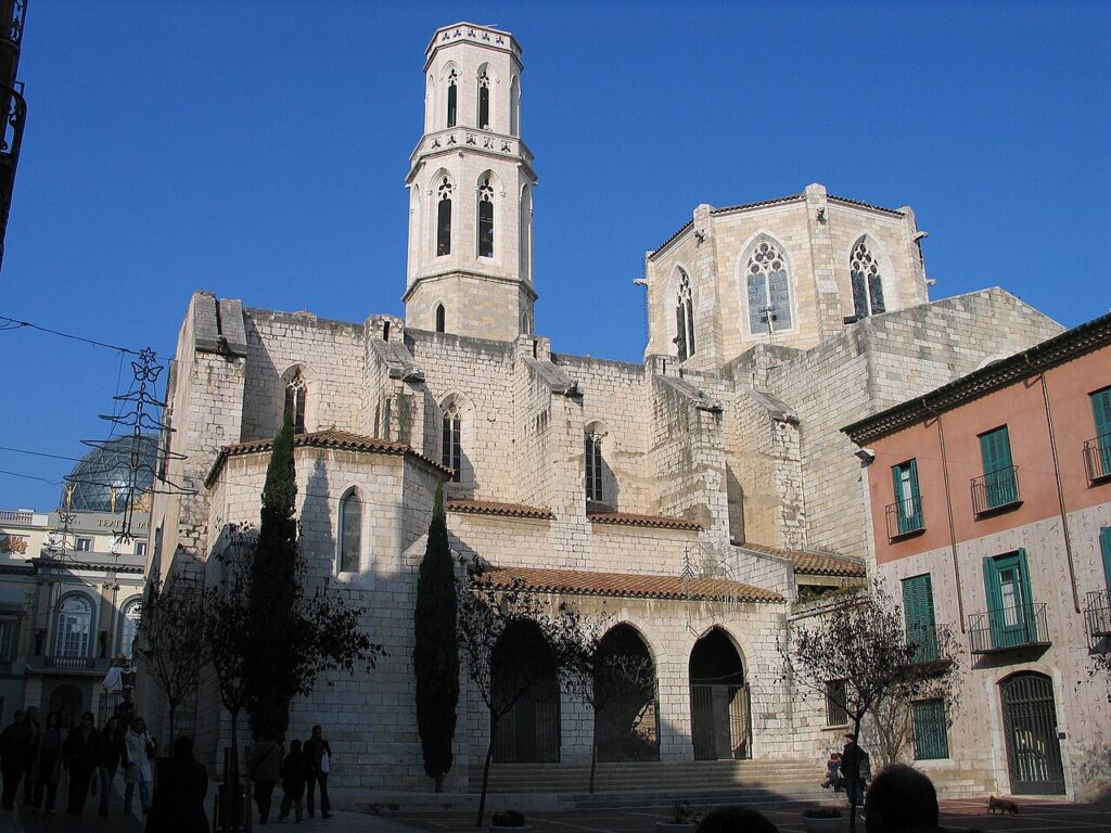 Figueres: Dalí Theatre-Museum, Sant Ferran Fortress and Toy Museum