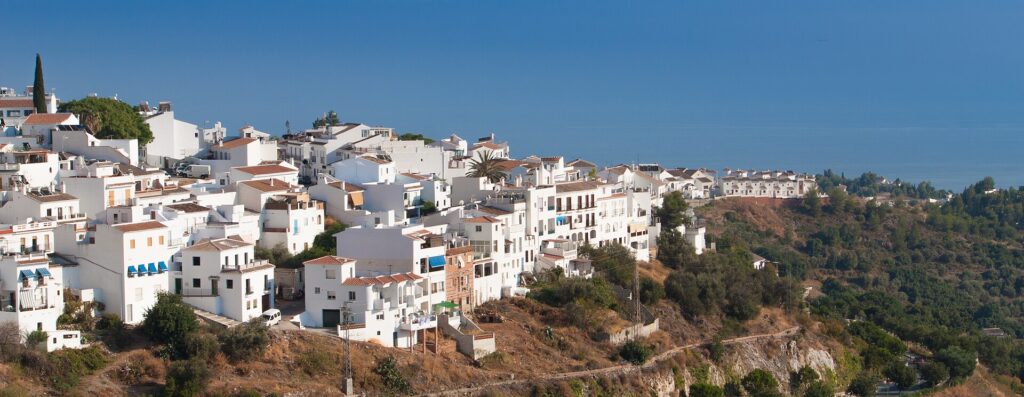 Frigiliana: Old Town, Nerja Bus and the Río Higuerón Walk