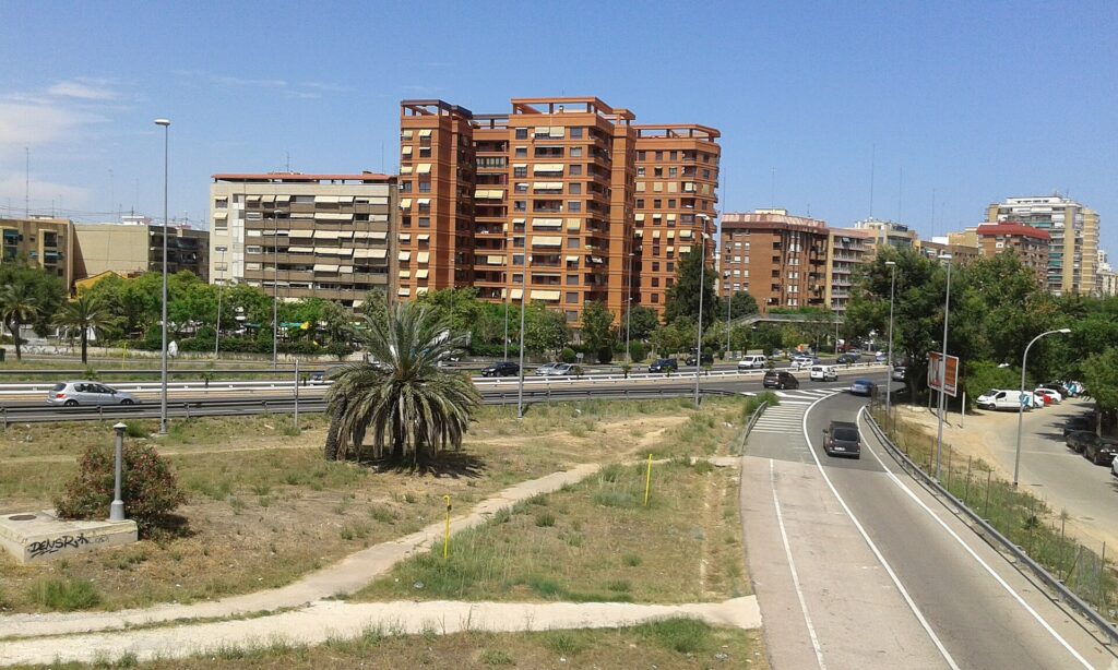 Mislata: A Cheaper Base Next to Valencia, No Beach