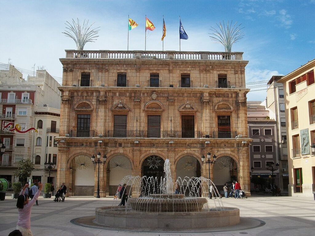 Town hall and fountain on the Placa Major of Castello de la Plana