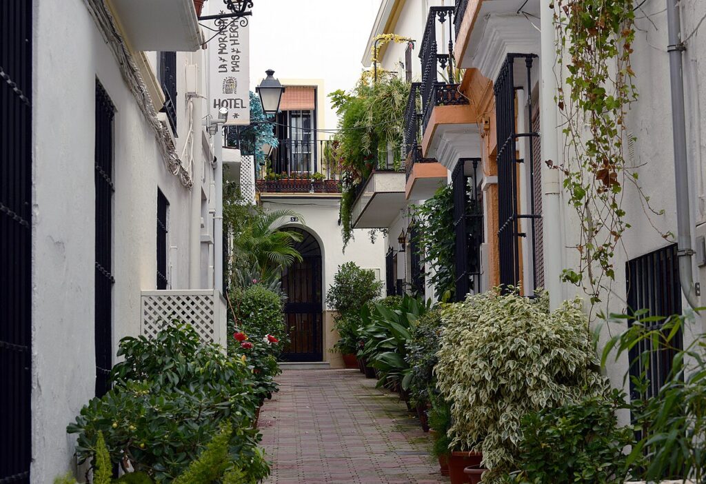 Marbella: Old Town, 24 Beaches and the Puerto Banús Marina