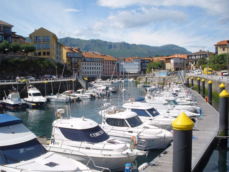 Llanes