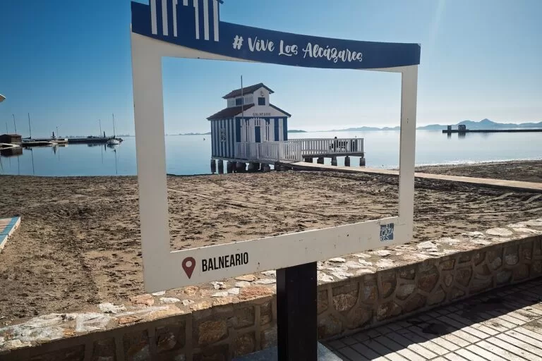 A bathing pavilion and the shore of the Mar Menor at Los Alcázares