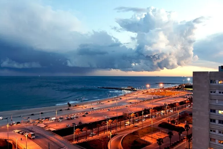 Evening light over the sea and sand at Nova Mar Bella beach