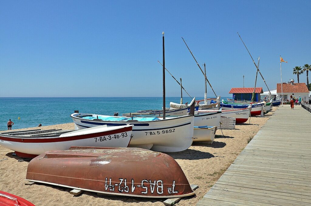 Pineda de Mar: four beaches, a Roman aqueduct and trains to Barcelona
